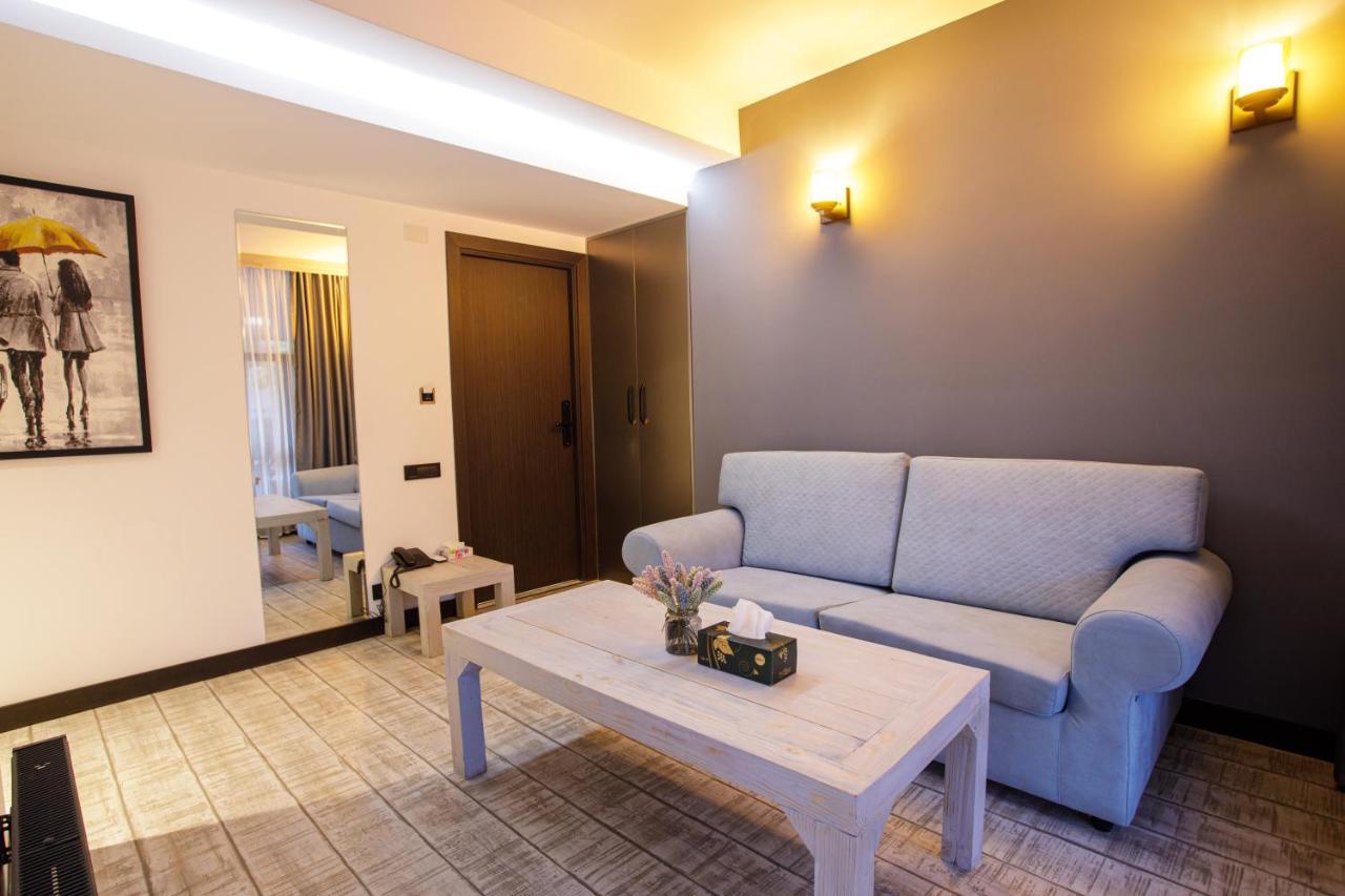 The Phoenix Boutique Hotel Erevan Exterior foto